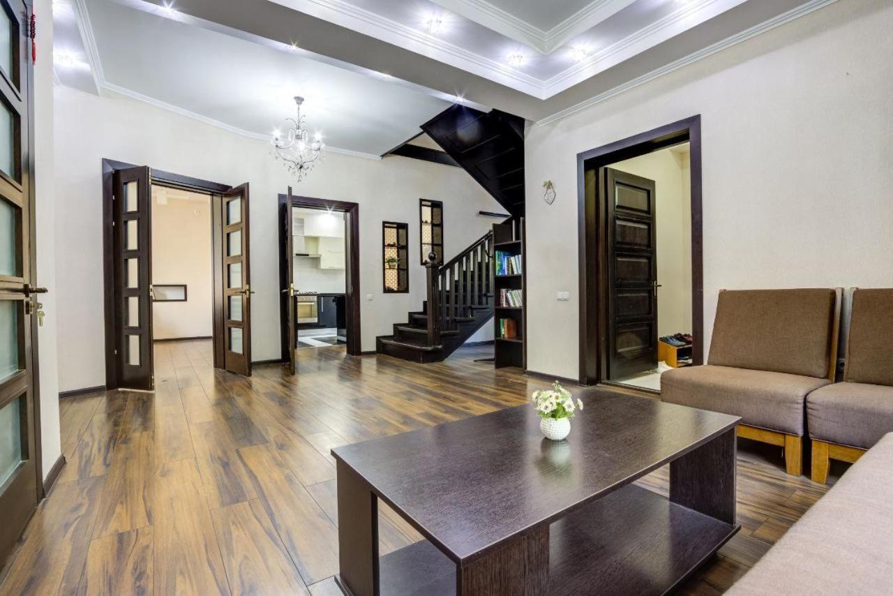 Opera Bed&Breakfast Bişkek Dış mekan fotoğraf